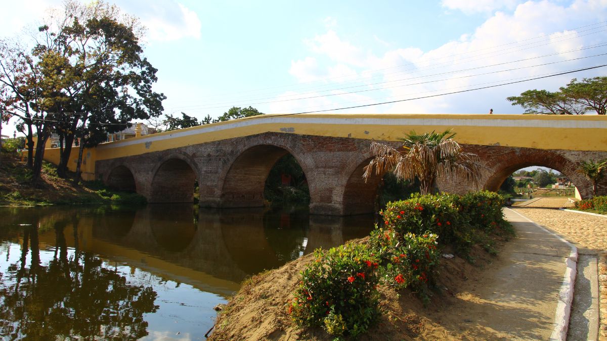 Yayabo-híd