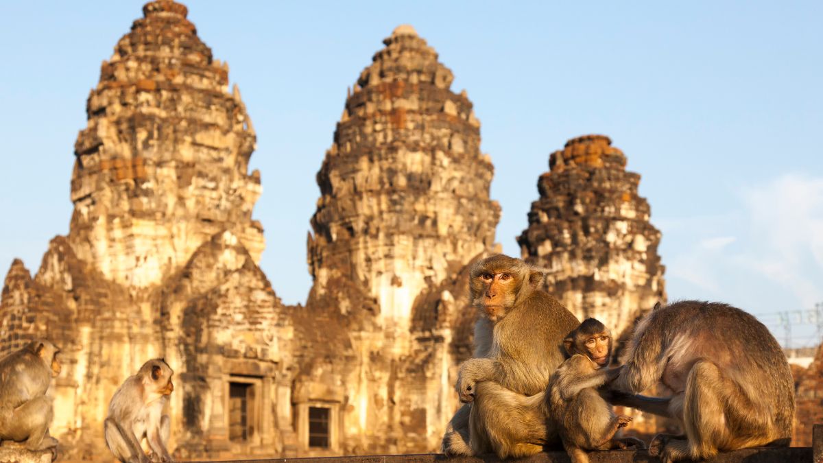 Phra Prang Sam Yot khmer templ